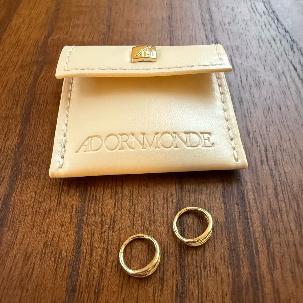 *Brand New* 14K Gold Clicker Hoop Earrings from Adornmonde - Picture 8 of 10